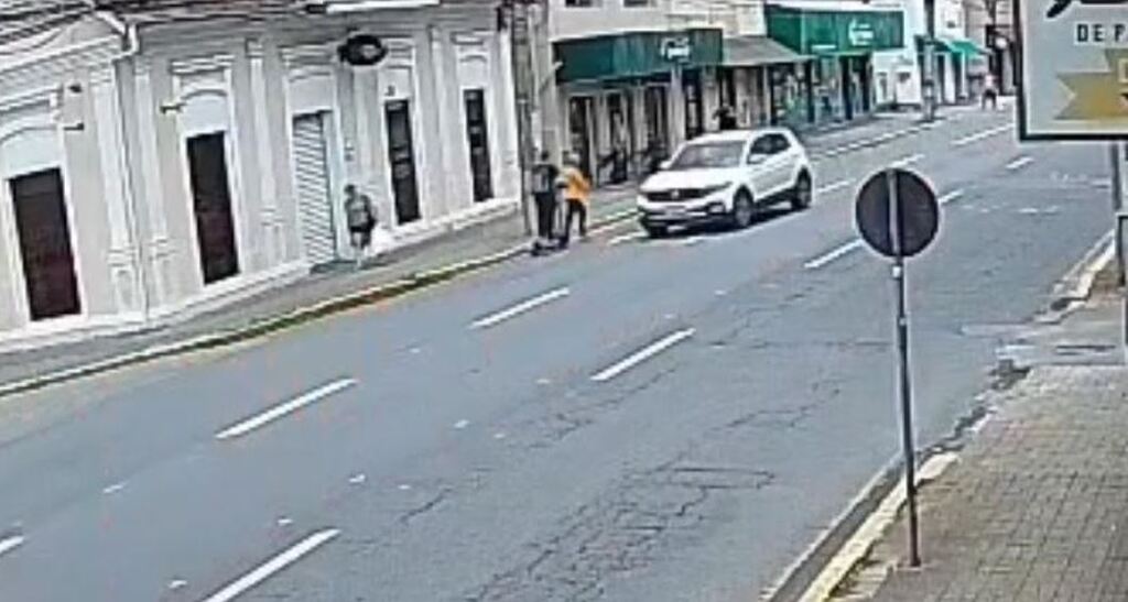 MPSC apura segurança de patinetes após atropelamento em Joinville