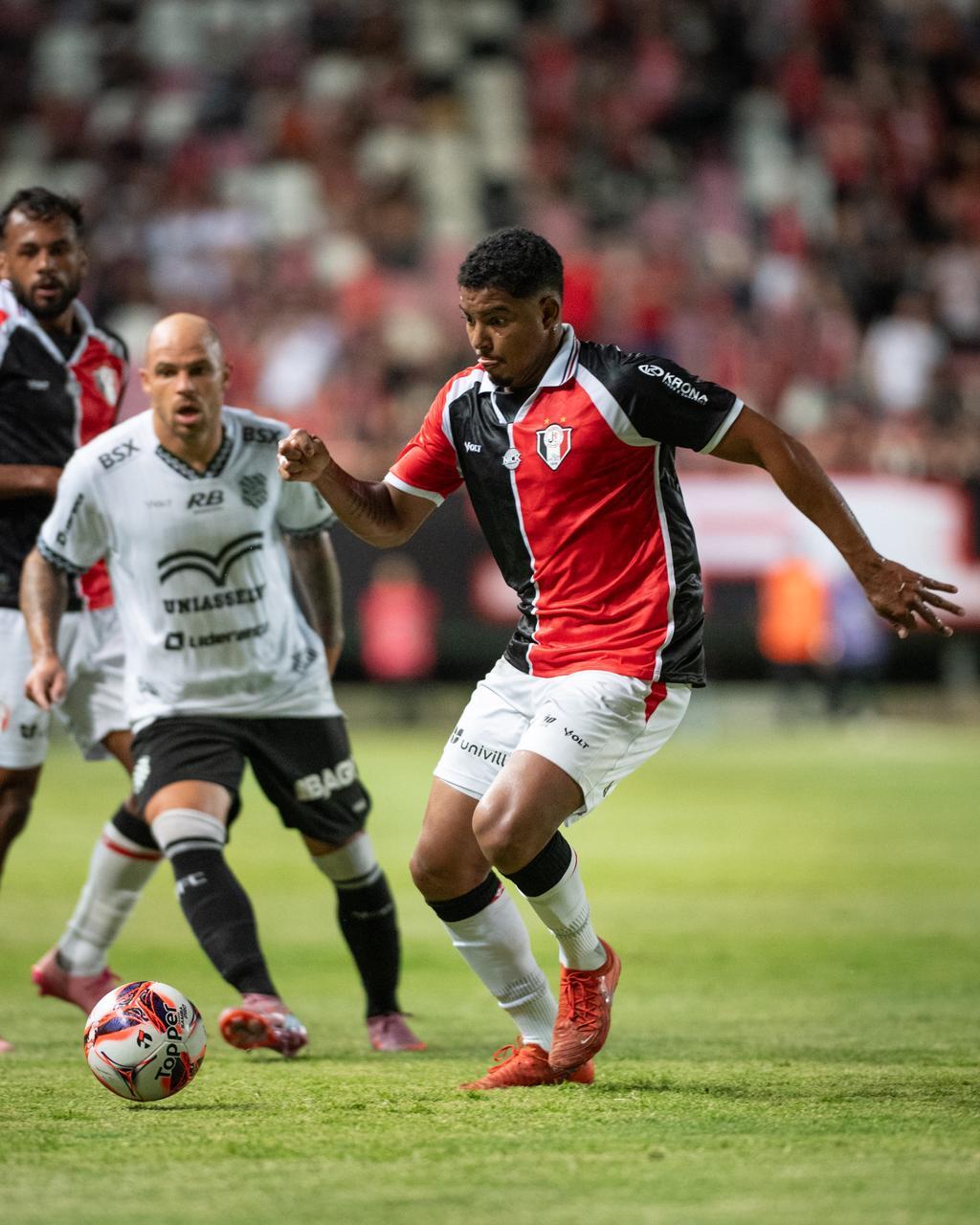 Joinville estreia com derrota diante de sua torcida